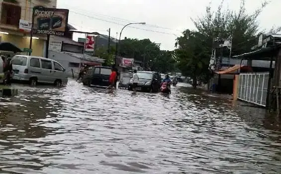 Banjir di Bandung Meluas, Sejumlah Kecamatan Tergenang Banjir di Bandung Meluas, Sejumlah Kecamatan Tergenang