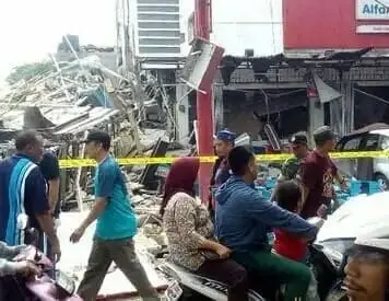 Ledakan Keras di Pondok Melati Bekasi Ledakan Keras di Pondok Melati Bekasi