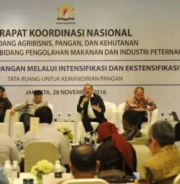 Pemerintah Targetkan KUR 2017 ke Sektor Pertanian Pemerintah Targetkan KUR 2017 ke Sektor Pertanian