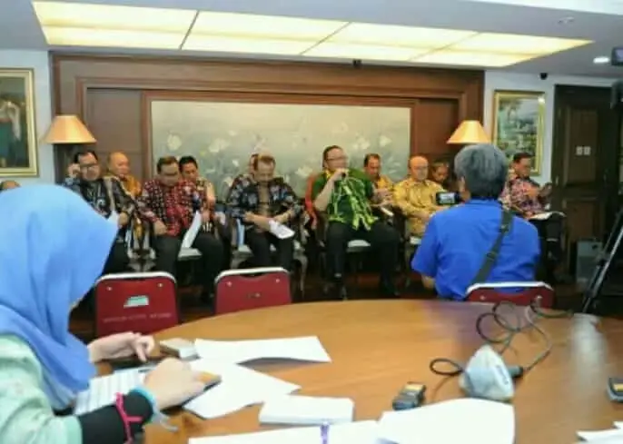 Evaluasi Kinerja 2016, Kontribusi Koperasi Terhadap PDB Capai 23,12 Persen Evaluasi Kinerja 2016, Kontribusi Koperasi Terhadap PDB Capai 23,12 Persen