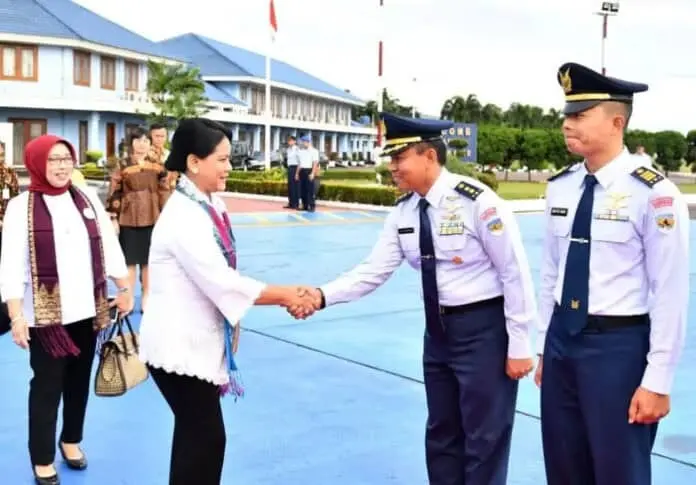 Ke Sumatera Barat, Ibu Iriana Tinjau Pelaksanaan IVA Test dan Pelatihan Akbar Guru PAUD Ke Sumatera Barat, Ibu Iriana Tinjau Pelaksanaan IVA Test dan Pelatihan Akbar Guru PAUD