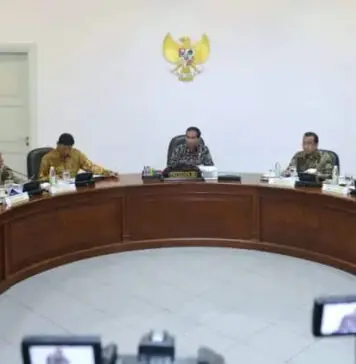 Presiden Jokowi: Lakukan Langkah Terobosan Atasi Permasalahan Industri Tekstil dan Produk Tekstil Presiden Jokowi: Lakukan Langkah Terobosan Atasi Permasalahan Industri Tekstil dan Produk Tekstil