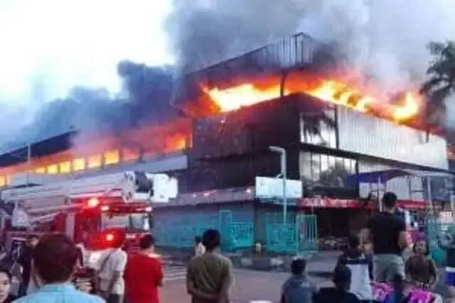 Api Kebakaran Pasar Senen Baru Padam Setelah 20 Jam Api Kebakaran Pasar Senen Baru Padam Setelah 20 Jam
