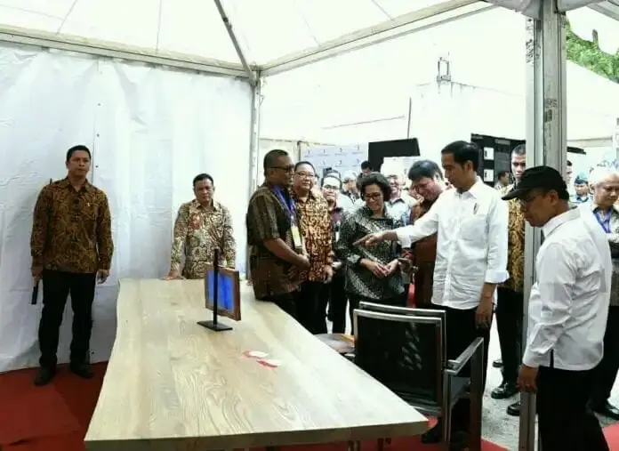 Presiden Luncurkan Fasilitas Kemudahan Ekspor bagi IKM Presiden Luncurkan Fasilitas Kemudahan Ekspor bagi IKM