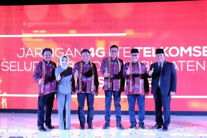 Telkomsel Hadirkan 4G LTE di Seluruh Ibukota Kabupaten se-Sumatera Telkomsel Hadirkan 4G LTE di Seluruh Ibukota Kabupaten se-Sumatera
