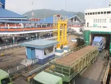 Presiden Minta Fasilitas Penyeberangan Bakauheni-Merak Diperbaiki Presiden Minta Fasilitas Penyeberangan Bakauheni-Merak Diperbaiki