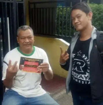 Relawan Jokowi Door To Door Untuk Menangkan Basuki-Djarot Relawan Jokowi Door To Door Untuk Menangkan Basuki-Djarot