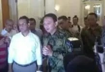 Anies-Ahok Langsung Gelar Pertemuan Singkat Bahas Program Anies-Ahok Langsung Gelar Pertemuan Singkat Bahas Program