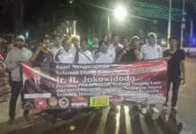 Berbagai Elemen Masyarakat Rayakan HUT Jokowi Di Sebrang Istana Merdeka Berbagai Elemen Masyarakat Rayakan HUT Jokowi Di Sebrang Istana Merdeka