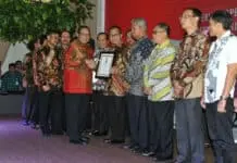 Menkop Beri Penghargaan 134 Pegiat Koperasi Menkop Beri Penghargaan 134 Pegiat Koperasi