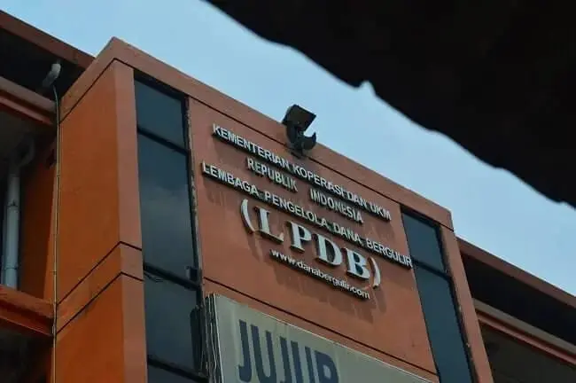 Kejati Sulselbar Berhasil Tagih Tungakan Dana Bergulir LPDB Rp64,69 Miliar Kejati Sulselbar Berhasil Tagih Tungakan Dana Bergulir LPDB Rp64,69 Miliar