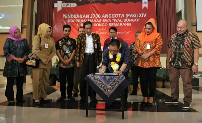 Koperasi Harus Re-branding di Kalangan Generasi Millenials Koperasi Harus Re-branding di Kalangan Generasi Millenials