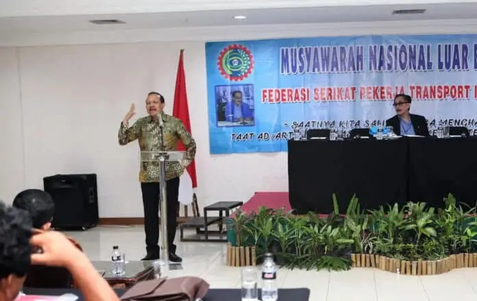 Pelaku Bisnis Transportasi Diingatkan untuk Berkoperasi Pelaku Bisnis Transportasi Diingatkan untuk Berkoperasi