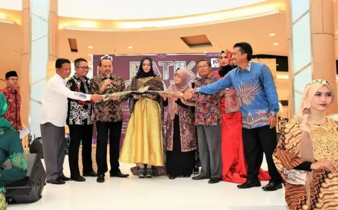 Beli Batik, Wujud Lestarikan Budaya 