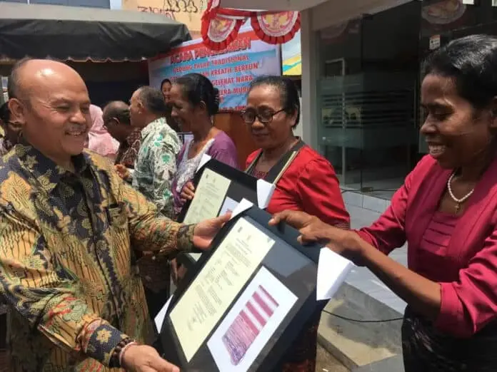 Kemenkop UKM Resmikan Pasar Rakyat Paliwadan NTT Kemenkop UKM Resmikan Pasar Rakyat Paliwadan NTT