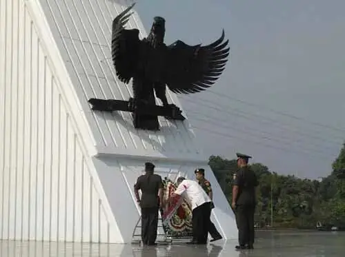 Ziarah Dalam Rangka HUT KONI ke-79 Ziarah Dalam Rangka HUT KONI ke-79