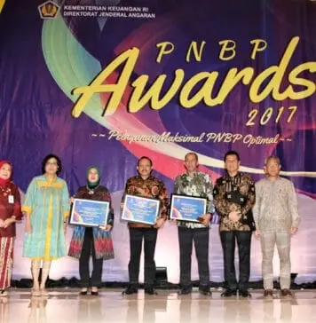 Kementerian Koperasi dan UKM Raih PNBP Award 2017 Kementerian Koperasi dan UKM Raih PNBP Award 2017