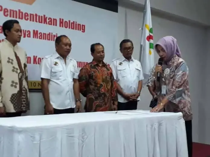 Kemenkop Dukung Kopdit Membentuk Holding Usaha Kemenkop Dukung Kopdit Membentuk Holding Usaha