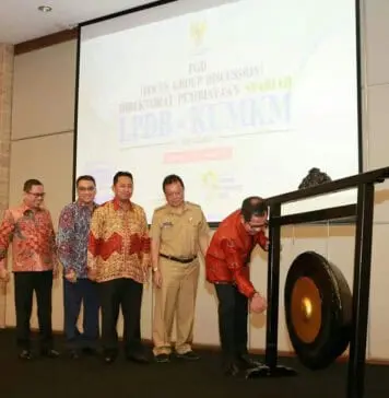 Koperasi Kompetitif Melalui Teknologi Informasi Koperasi Kompetitif Melalui Teknologi Informasi