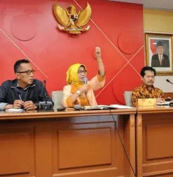 Kemenkop Tegaskan Sertifikasi Penting untuk Tingkatkan Kinerja KSPPS/USPPS Kemenkop Tegaskan Sertifikasi Penting untuk Tingkatkan Kinerja KSPPS/USPPS