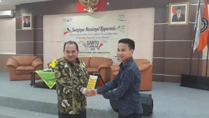 Kopma Harus Tumbuh Sebagai Koperasi Kreatif Kopma Harus Tumbuh Sebagai Koperasi Kreatif