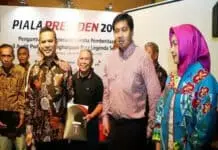 Panpel Piala Presiden Beri Penghargaan Kepada Legenda Sepakbola Nasional Panpel Piala Presiden Beri Penghargaan Kepada Legenda Sepakbola Nasional