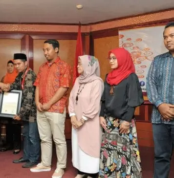 Genjot KUMKM, Puspayoga Serahkan Sertifikat Koperasi, HAKI Hingga IUMK