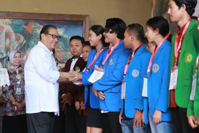 Gandeng 59 Perguruan Tinggi, Kemenkop Luncurkan Gerakan Mahasiswa Pengusaha Gandeng 59 Perguruan Tinggi, Kemenkop Luncurkan Gerakan Mahasiswa Pengusaha