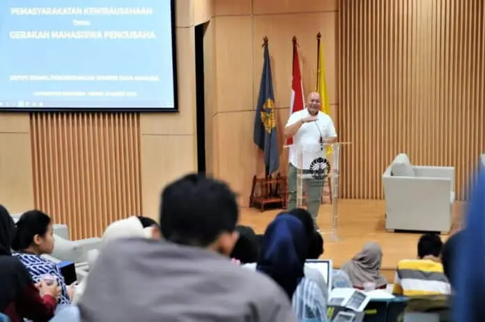 Kemenkop-UI Dorong Gerakan Mahasiswa Pengusaha Kemenkop-UI Dorong Gerakan Mahasiswa Pengusaha