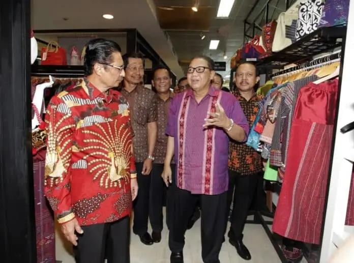 Menkop UKM Dukung Inkopkar Bangun Rumah Karyawan Menkop UKM Dukung Inkopkar Bangun Rumah Karyawan