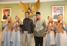 Menpora Beri Penghargaan Juara Debat Internasional di Qatar