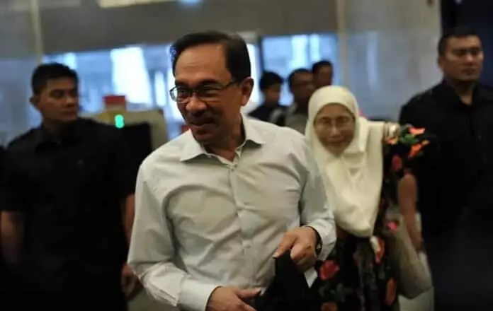Anwar Ibrahim, Resmi Bebas Dari Hukuman Penjara Yang Dia Jalani Selama 5 Tahun Anwar Ibrahim, Resmi Bebas Dari Hukuman Penjara Yang Dia Jalani Selama 5 Tahun