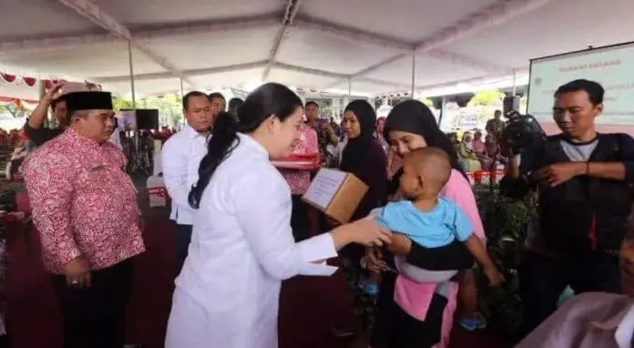 Puan Maharani Mengecek Langsung Penyaluran Bantuan Sosial di Kabupaten Klaten Puan Maharani Mengecek Langsung Penyaluran Bantuan Sosial di Kabupaten Klaten