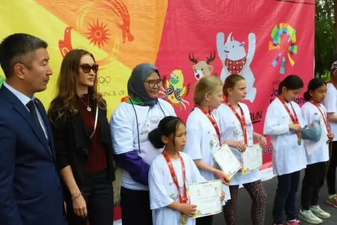 Kalangan Muda Kirgistan Meriahkan Asian Games Fun Run Kalangan Muda Kirgistan Meriahkan Asian Games Fun Run