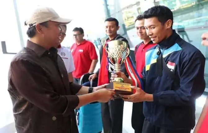 Juara di Vietnam, Tim Voli Putra Dapat Bonus dari Menpora Juara di Vietnam, Tim Voli Putra Dapat Bonus dari Menpora