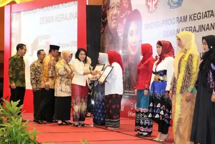Cegah Pembajakan, UKM Harus Miliki Hak Cipta