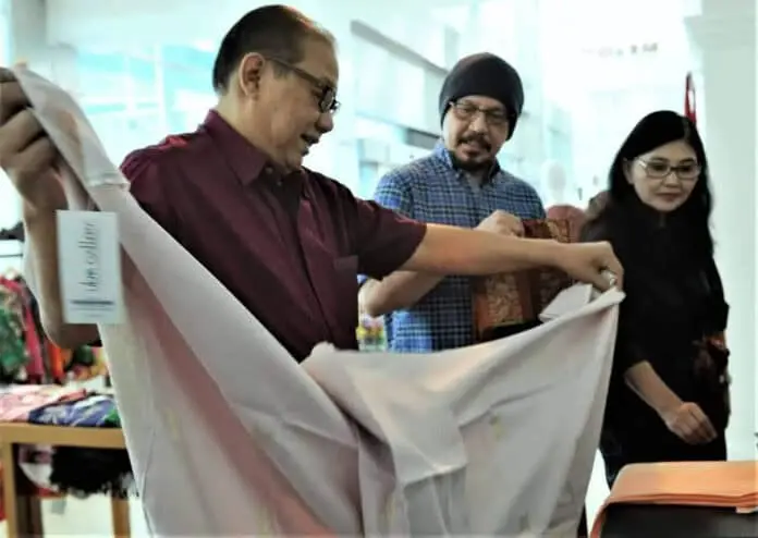 Koperasi Sebagai Pemutus Mata Rantai Kesenjangan Sosial Koperasi Sebagai Pemutus Mata Rantai Kesenjangan Sosial