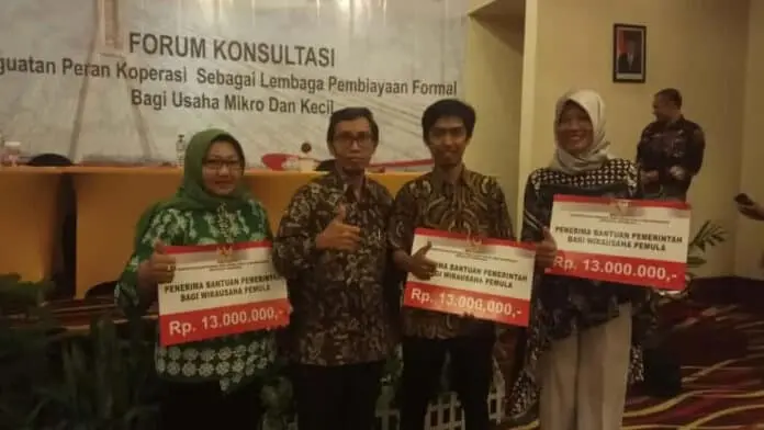 Wirausaha Pemula Batam Terima Bantuan Kemenkop Wirausaha Pemula Batam Terima Bantuan Kemenkop