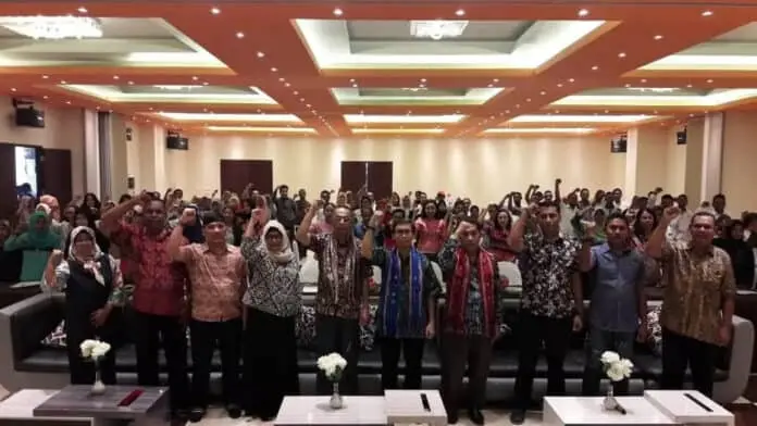 Kemenkop Kucurkan Program Bantuan Pada 112 WP di Tual dan Maluku Tenggara Kemenkop Kucurkan Program Bantuan Pada 112 WP di Tual dan Maluku Tenggara