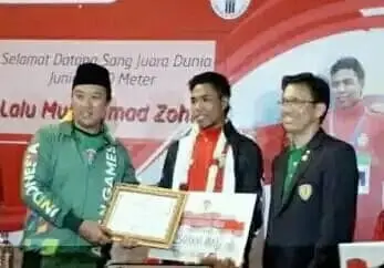 Sambutan Meriah Warnai Kedatangan Zohri Sambutan Meriah Warnai Kedatangan Zohri