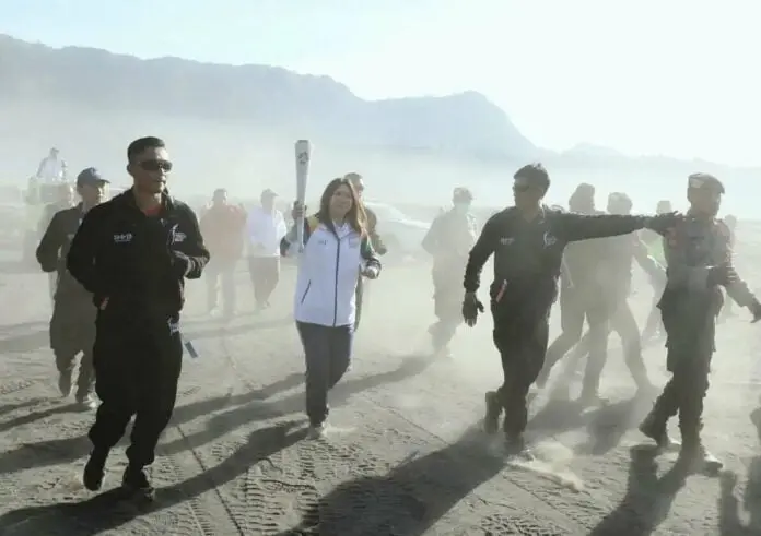Api Obor Asian Games 2018 Berkobar Di Puncak Gunung Bromo Api Obor Asian Games 2018 Berkobar Di Puncak Gunung Bromo