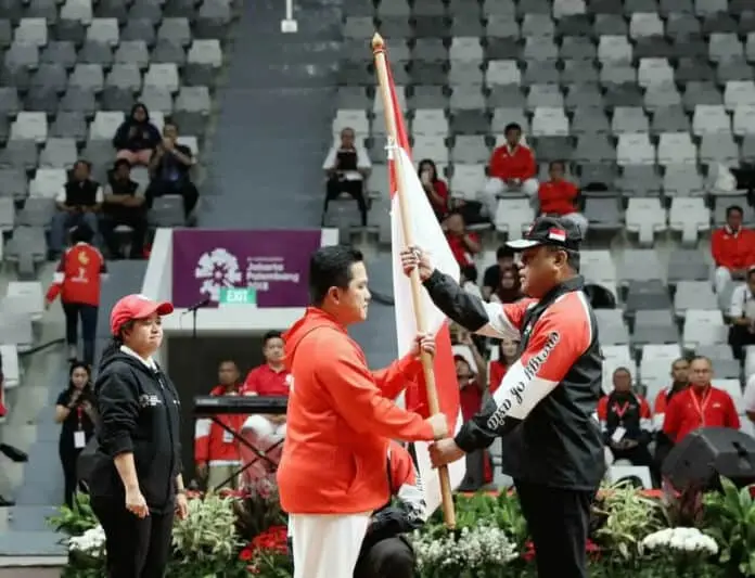 Menko PMK Puan Maharani Kukuhkan Kontingen Asian Games  Indonesia