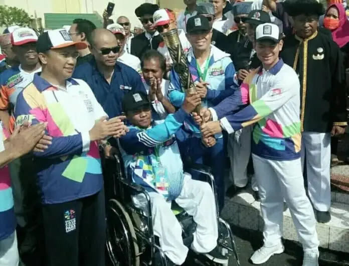 Mayarakat Ternate Antusias Sambut Pawai Obor Asian Para Games 2018 Mayarakat Ternate Antusias Sambut Pawai Obor Asian Para Games 2018