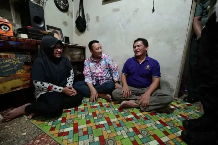 Menpora Kunjungi Kediaman Almarhum Haringga Sirla