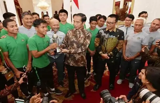 Presiden Carikan Bapak Angkat Buat Timnas U-16 Presiden Carikan Bapak Angkat Buat Timnas U-16