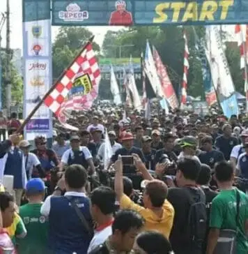 Menpora Lepas Ribuan Peserta Sepeda Nusantara di Kebumen