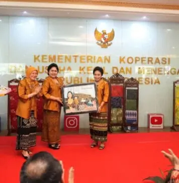Hari Ibu dan HUT DWP Momentum Kebangkitan Perempuan Hari Ibu dan HUT DWP Momentum Kebangkitan Perempuan