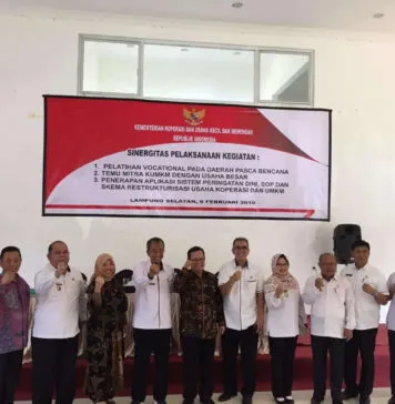 Kemenkop Benahi UMKM Korban Tsunami di Lampung Selatan Kemenkop Benahi UMKM Korban Tsunami di Lampung Selatan
