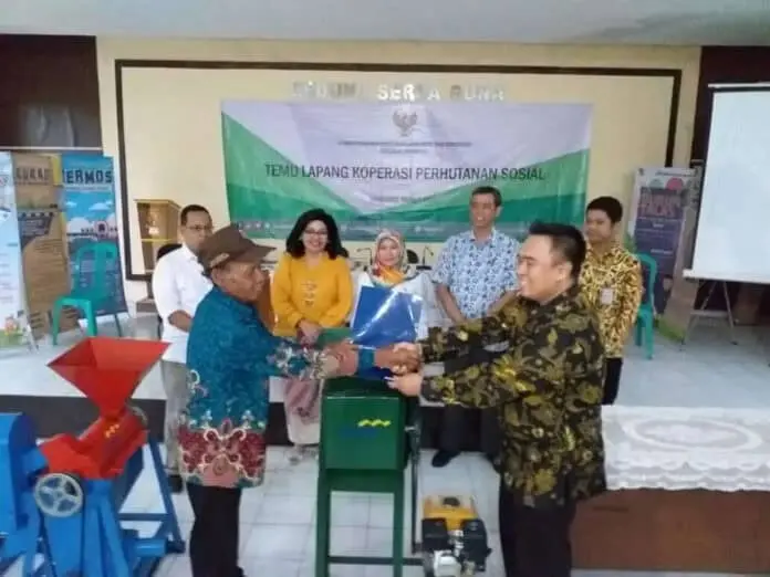 Kemenkop UKM Perkuat Petani Kehutanan Melalui Koperasi Kemenkop UKM Perkuat Petani Kehutanan Melalui Koperasi