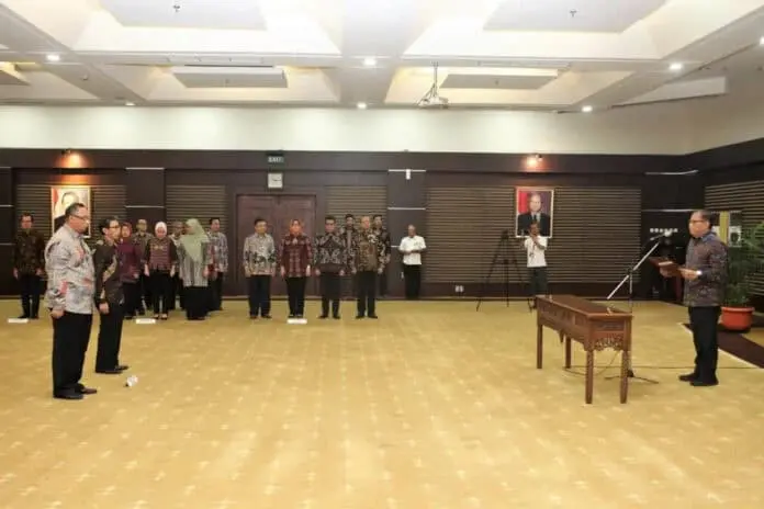 Prof Rully Indrawan Dilantik Jadi Sesmen Koperasi dan UKM Prof Rully Indrawan Dilantik Jadi Sesmen Koperasi dan UKM